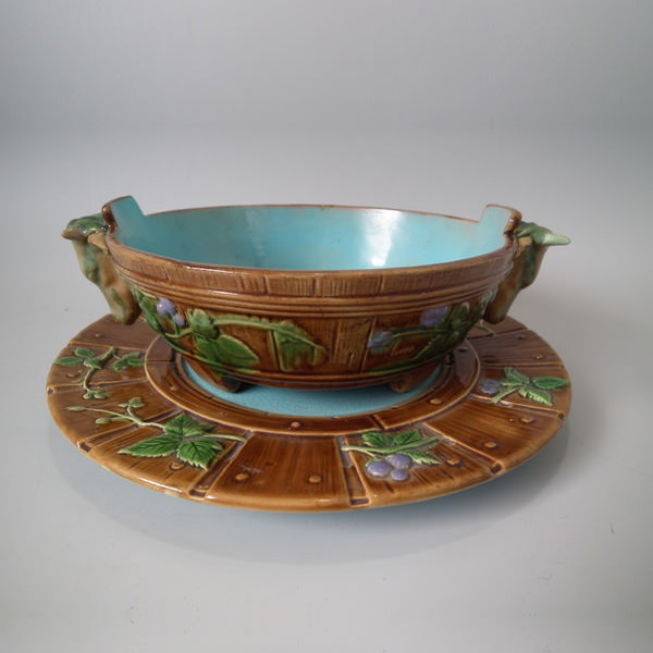 Minton Majolica Cow's head butter dish & plate - ID#18746 Image 1