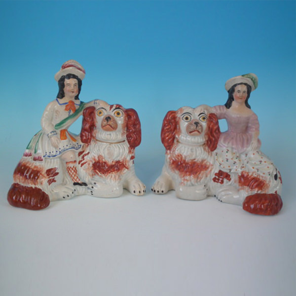 Pair Staffordshire recumbent spaniels with children - ID#19962 Image 1