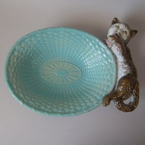 Brownfield Majolica Kitten with Basket Dish